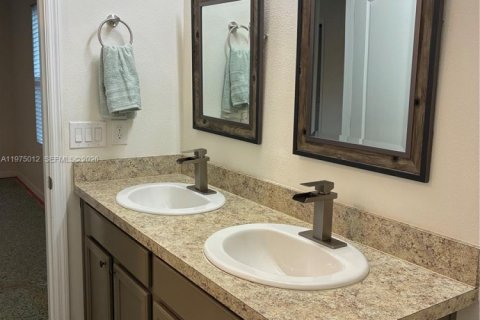Adosado en venta en South Daytona, Florida, 3 dormitorios, 157 m2 № 2154394 - foto 29