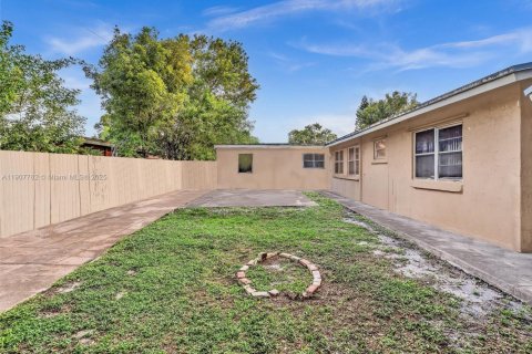 Casa en venta en Fort Lauderdale, Florida, 4 dormitorios № 1964271 - foto 6