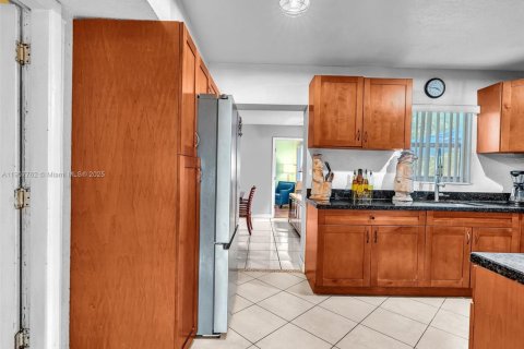 Casa en venta en Fort Lauderdale, Florida, 4 dormitorios № 1964271 - foto 27