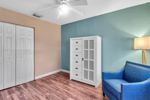 Casa en venta en Fort Lauderdale, Florida, 4 dormitorios № 1964271 - foto 17