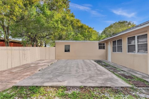 Casa en venta en Fort Lauderdale, Florida, 4 dormitorios № 1964271 - foto 7