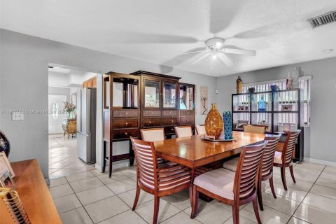 Casa en venta en Fort Lauderdale, Florida, 4 dormitorios № 1964271 - foto 18