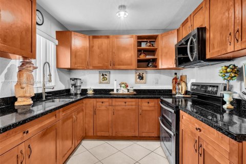 Casa en venta en Fort Lauderdale, Florida, 4 dormitorios № 1964271 - foto 25