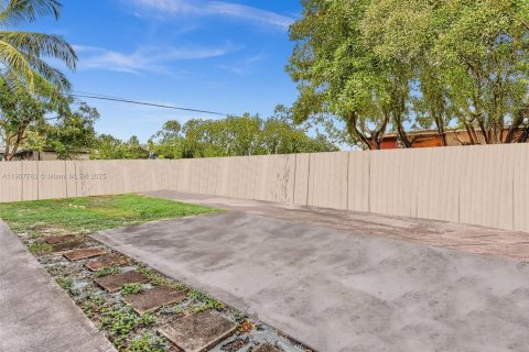 Casa en venta en Fort Lauderdale, Florida, 4 dormitorios № 1964271 - foto 8