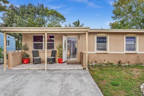 Casa en venta en Fort Lauderdale, Florida, 4 dormitorios № 1964271 - foto 1