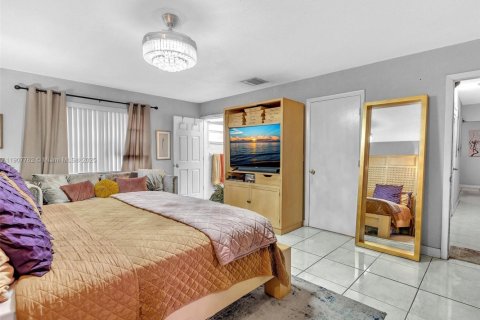 Casa en venta en Fort Lauderdale, Florida, 4 dormitorios № 1964271 - foto 12