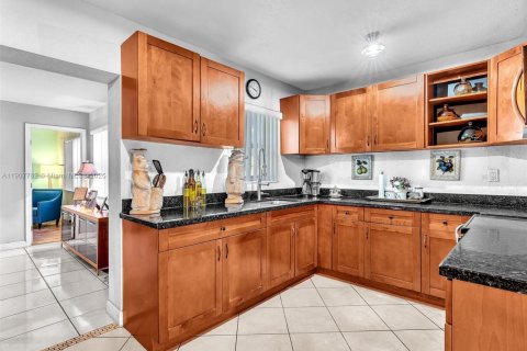 Casa en venta en Fort Lauderdale, Florida, 4 dormitorios № 1964271 - foto 26