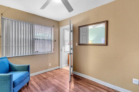 Casa en venta en Fort Lauderdale, Florida, 4 dormitorios № 1964271 - foto 16