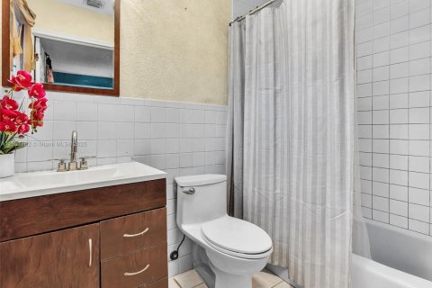 Casa en venta en Fort Lauderdale, Florida, 4 dormitorios № 1964271 - foto 9