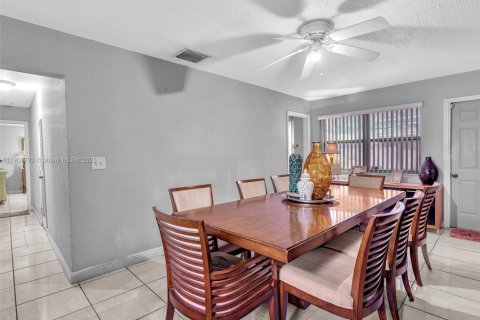 Casa en venta en Fort Lauderdale, Florida, 4 dormitorios № 1964271 - foto 15