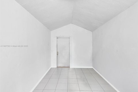 Casa en venta en Fort Lauderdale, Florida, 4 dormitorios № 1964271 - foto 2