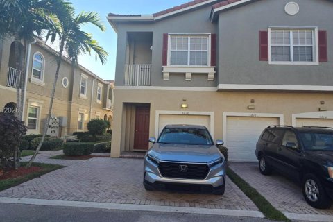 Townhouse in Tamarac, Florida 2 bedrooms, 100.06 sq.m. № 1996264 - photo 6