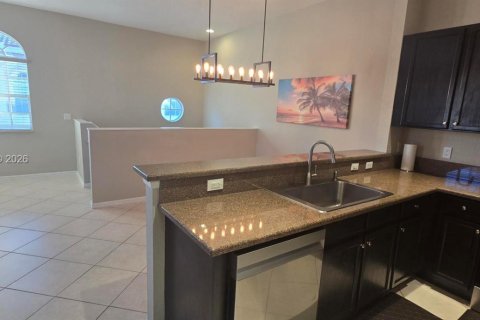 Townhouse in Tamarac, Florida 2 bedrooms, 100.06 sq.m. № 1996264 - photo 14