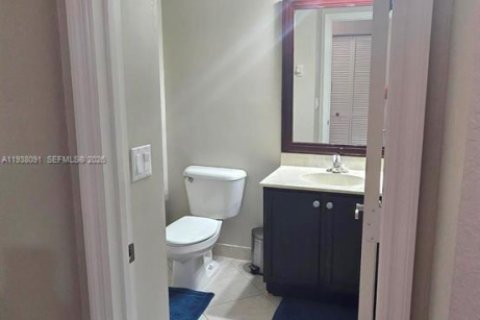 Townhouse in Tamarac, Florida 2 bedrooms, 100.06 sq.m. № 1996264 - photo 24