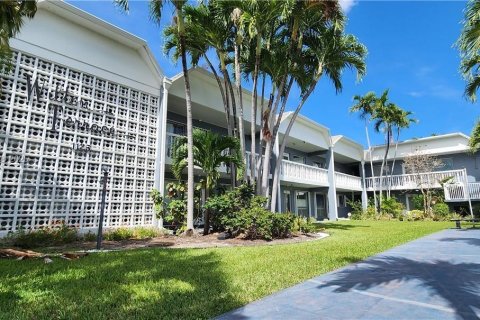 Купить кондоминиум в Уилтон-Мэнорс, Флорида 1 спальня, 62.24м2, № 2025052 - фото 5