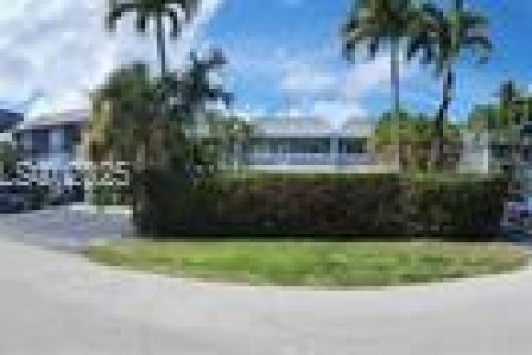 Купить кондоминиум в Уилтон-Мэнорс, Флорида 1 спальня, 62.24м2, № 2025052 - фото 12