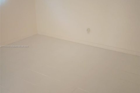 Купить кондоминиум в Уилтон-Мэнорс, Флорида 1 спальня, 62.24м2, № 2025052 - фото 20