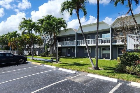 Купить кондоминиум в Уилтон-Мэнорс, Флорида 1 спальня, 62.24м2, № 2025052 - фото 4