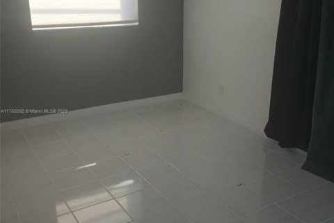 Купить кондоминиум в Уилтон-Мэнорс, Флорида 1 спальня, 62.24м2, № 2025052 - фото 17