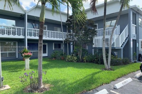 Купить кондоминиум в Уилтон-Мэнорс, Флорида 1 спальня, 62.24м2, № 2025052 - фото 10