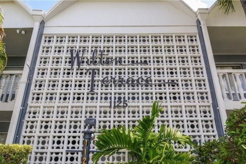 Купить кондоминиум в Уилтон-Мэнорс, Флорида 1 спальня, 62.24м2, № 2025052 - фото 9