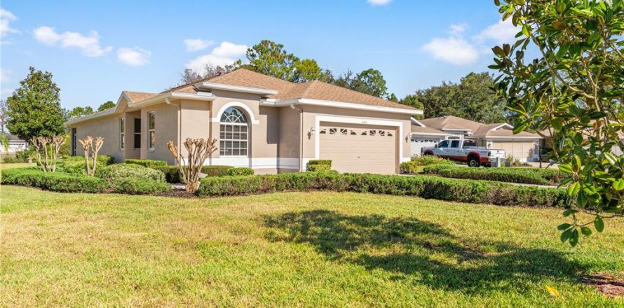 House in Spring Hill, Florida 3 bedrooms, 187.29 sq.m. № 1526798