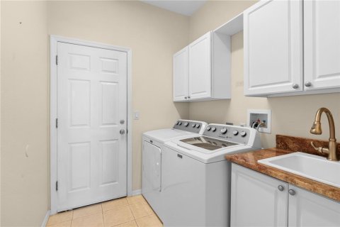 House in Spring Hill, Florida 3 bedrooms, 187.29 sq.m. № 1526798 - photo 28