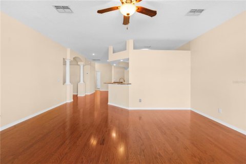House in Spring Hill, Florida 3 bedrooms, 187.29 sq.m. № 1526798 - photo 13