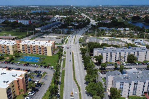 Condo in Hialeah, Florida, 1 bedroom  № 1980207 - photo 18