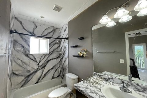 Villa ou maison à louer à Miami, Floride: 3 chambres, 321.44 m2 № 1889259 - photo 5