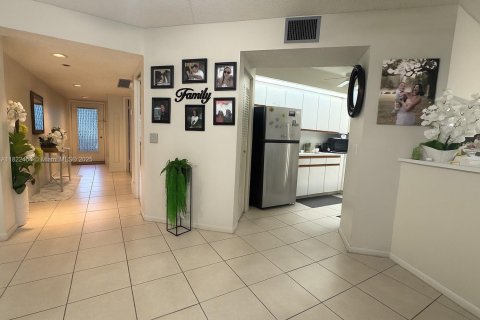Condo in Pembroke Pines, Florida, 1 bedroom  № 1785868 - photo 6