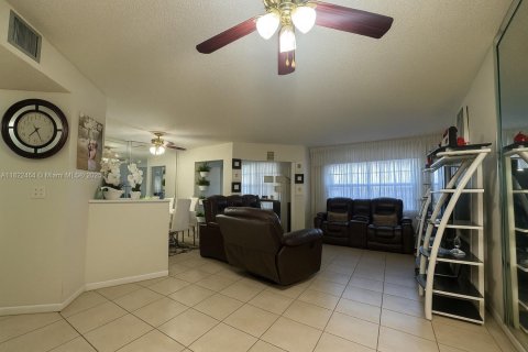 Condo in Pembroke Pines, Florida, 1 bedroom  № 1785868 - photo 7