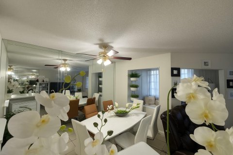 Condo in Pembroke Pines, Florida, 1 bedroom  № 1785868 - photo 3
