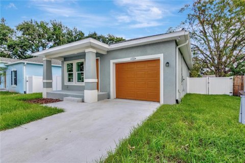 Villa ou maison à louer à Tampa, Floride: 3 chambres, 117.06 m2 № 2148589 - photo 2