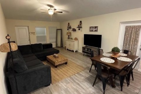 Villa ou maison à louer à Tampa, Floride: 3 chambres, 117.06 m2 № 2148589 - photo 5