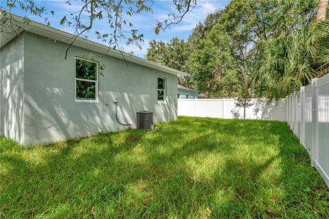 Villa ou maison à louer à Tampa, Floride: 3 chambres, 117.06 m2 № 2148589 - photo 20