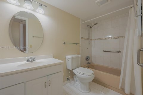 Купить кондоминиум в Лодерхилл, Флорида 2 спальни, 99.41м2, № 1830224 - фото 17