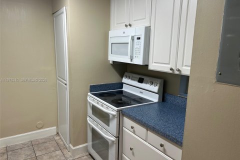 Copropriété à vendre à Pembroke Pines, Floride: 3 chambres, 104.52 m2 № 2040582 - photo 5