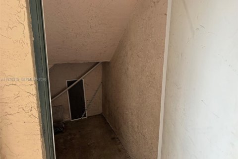 Copropriété à vendre à Pembroke Pines, Floride: 3 chambres, 104.52 m2 № 2040582 - photo 24