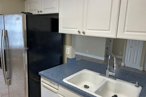 Copropriété à vendre à Pembroke Pines, Floride: 3 chambres, 104.52 m2 № 2040582 - photo 8