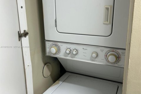 Copropriété à vendre à Pembroke Pines, Floride: 3 chambres, 104.52 m2 № 2040582 - photo 6