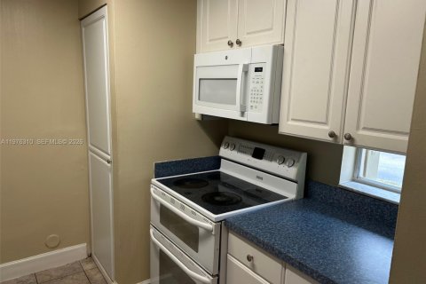 Copropriété à vendre à Pembroke Pines, Floride: 3 chambres, 104.52 m2 № 2040582 - photo 7