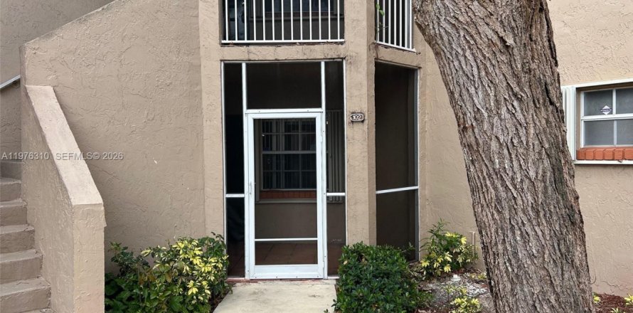 Condo à Pembroke Pines, Floride, 3 chambres  № 2040582