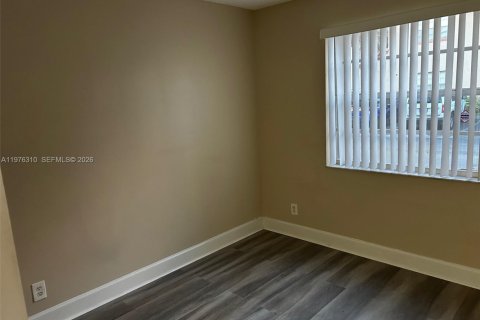 Copropriété à vendre à Pembroke Pines, Floride: 3 chambres, 104.52 m2 № 2040582 - photo 16