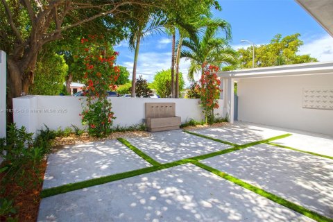 Casa en venta en Miami Beach, Florida, 3 dormitorios, 154.12 m2 № 1825589 - foto 6