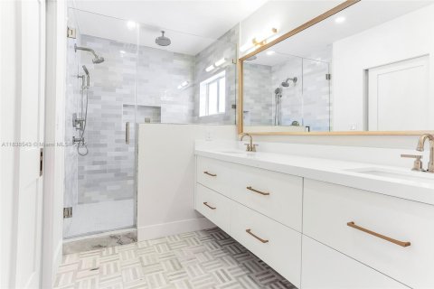 Casa en venta en Miami Beach, Florida, 3 dormitorios, 154.12 m2 № 1825589 - foto 19