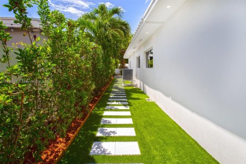 Casa en venta en Miami Beach, Florida, 3 dormitorios, 154.12 m2 № 1825589 - foto 11