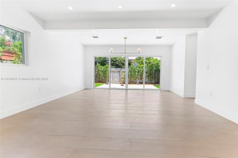 Casa en venta en Miami Beach, Florida, 3 dormitorios, 154.12 m2 № 1825589 - foto 24