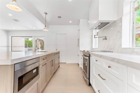 Casa en venta en Miami Beach, Florida, 3 dormitorios, 154.12 m2 № 1825589 - foto 18