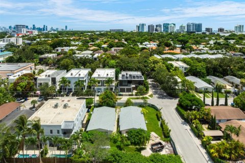 Casa en venta en Miami, Florida, 4 dormitorios, 120.77 m2 № 1946805 - foto 10